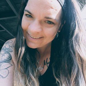 Meet your Posher, April